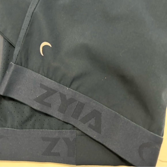 ZYIA Active navy lightweight zip up coat perforated w/spellout - Picture 5 of 7